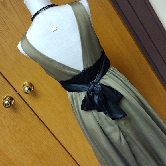 Olive 🫒 Chiffon Dress w/Black Sash SZ M Ladies - Picture 7 of 13